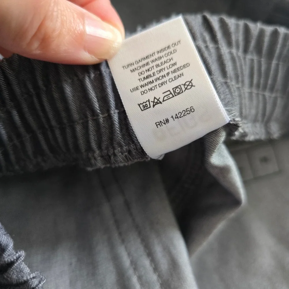 FIGS Technical Collection Scrub Pants Womens Medium Gray Cargo TW2000 Drawstring